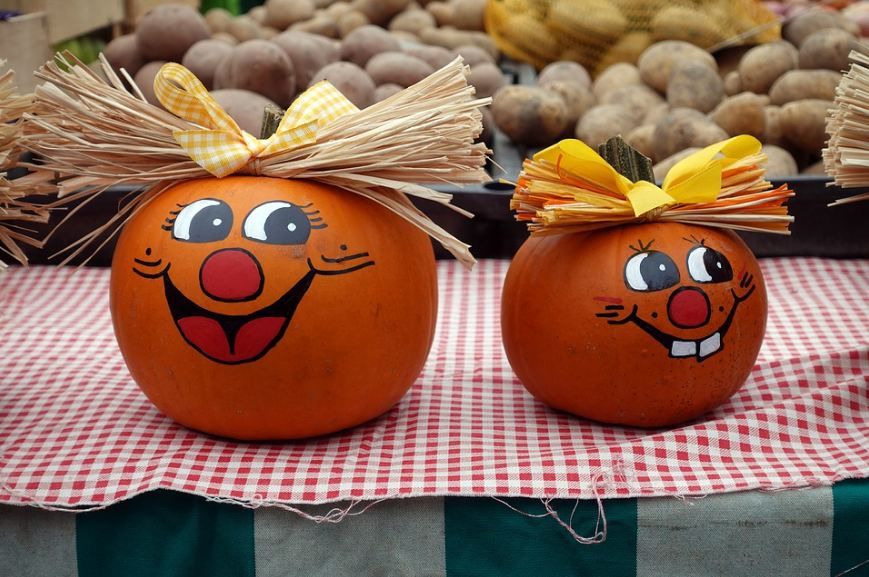 These painted pumpkins look cute