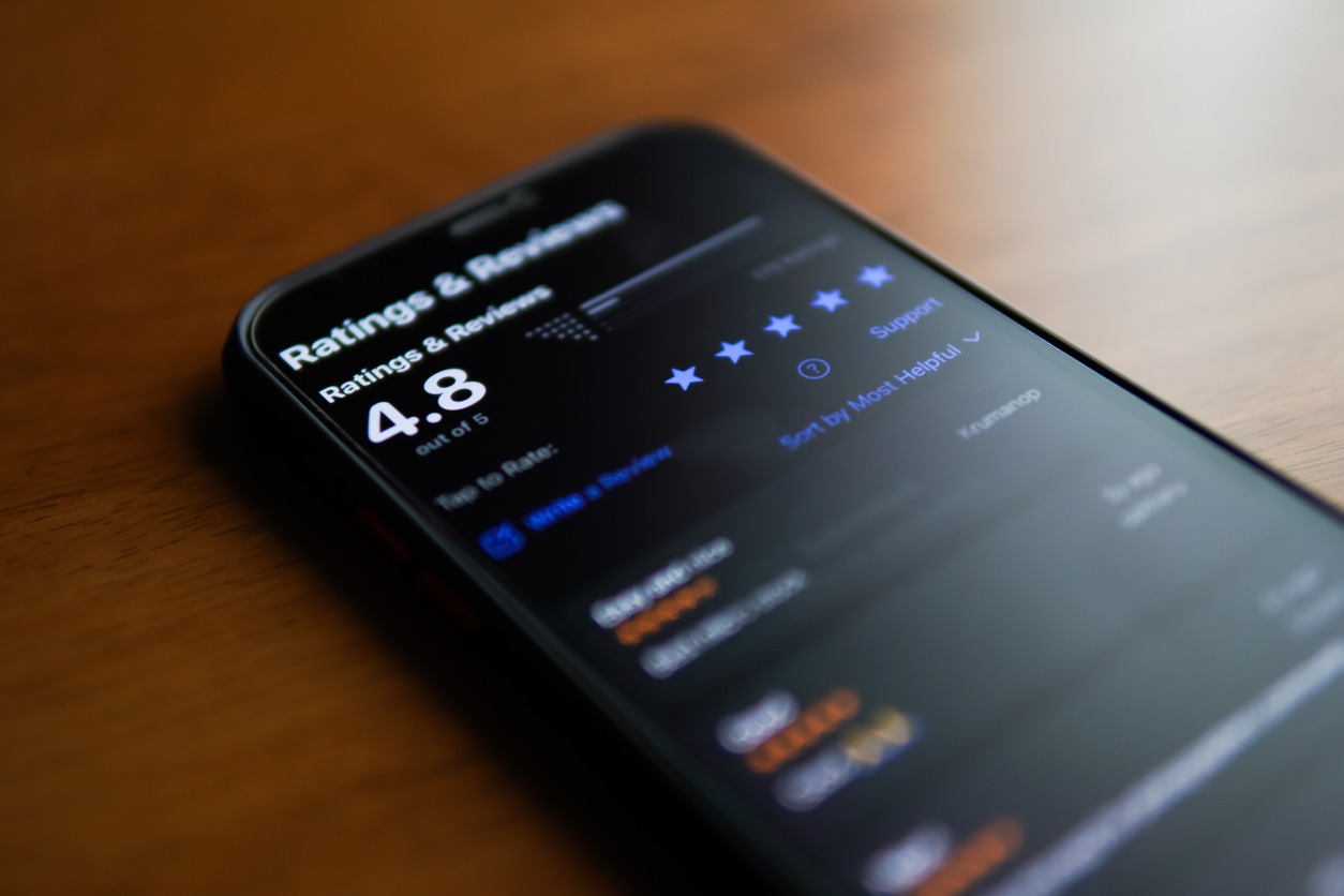 reading online reviews through a smartphone