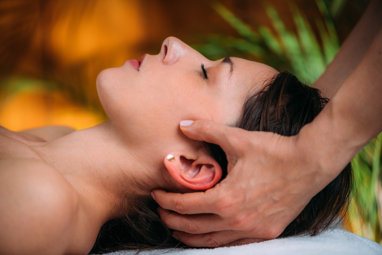 giving craniosacral massage therapy