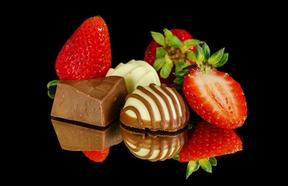 chocolate strawberry food
