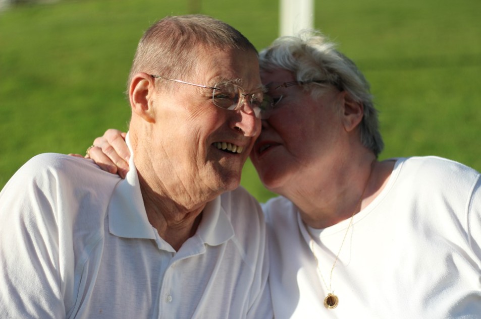 grandparents-outdoors-snuggling