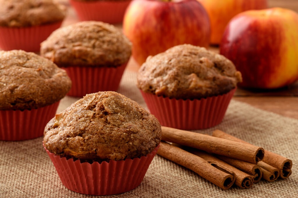 Sweet muffins with apples and cinnamon