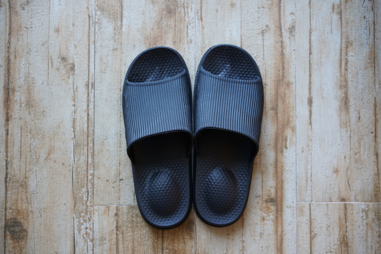 black recovery slides