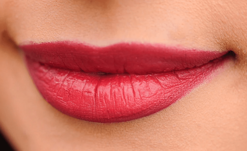 red-lips-of-a-woman