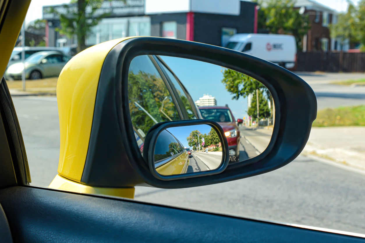 car side mirror with a blind spot mirror